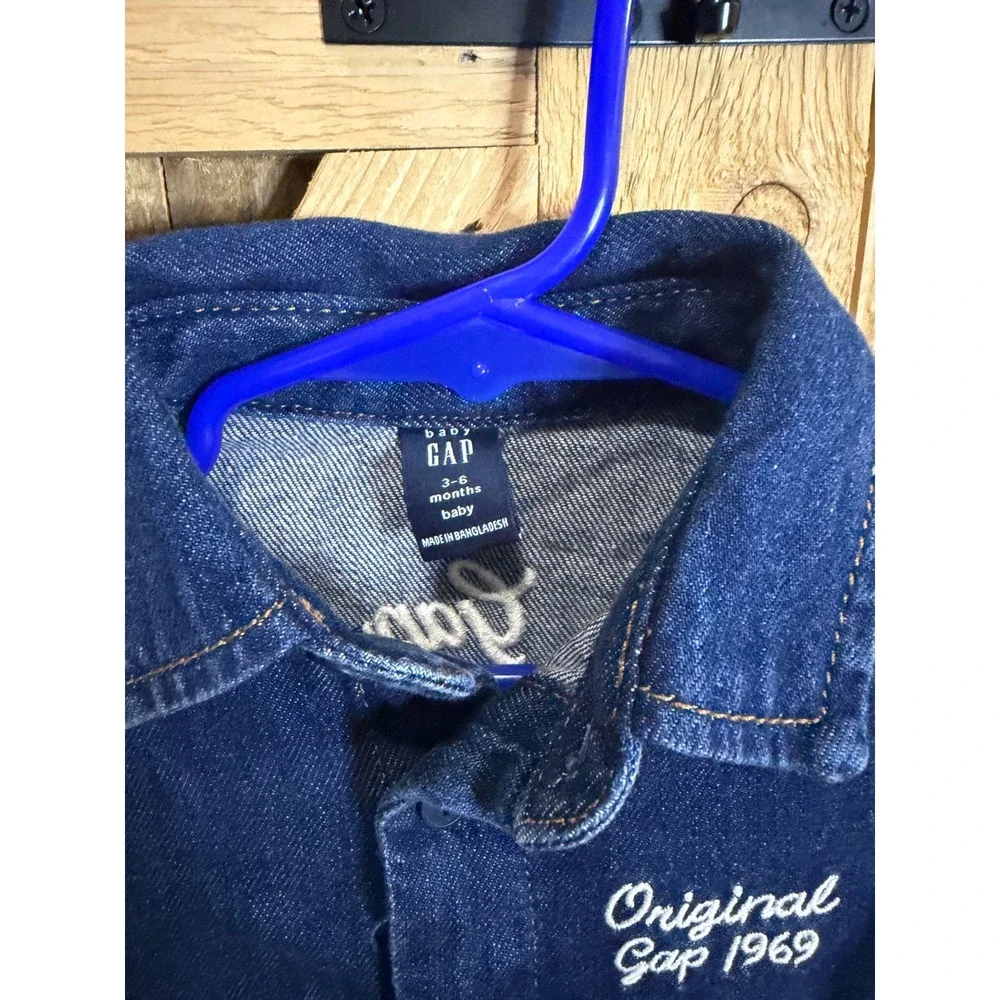 Baby Gap Denim Romper Dark Wash Bear Graphic One Piece Coverall 3-6 Months